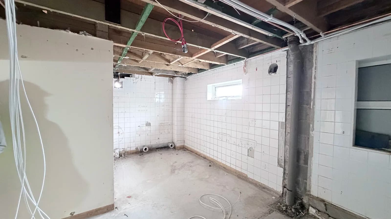 White PVC hygienic wall cladding panels in operational area of FCC Environment waste facility